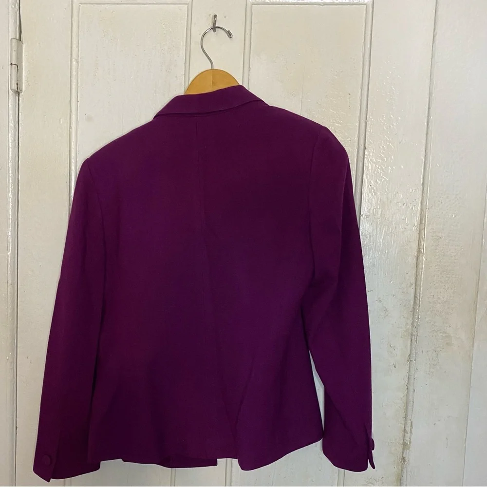 VINTAGE : Kasper : size : 8 : 100% wool plum purple matching blazer & skirt set - Picture 3 of 16